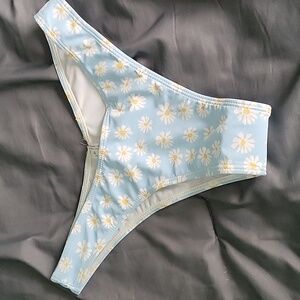 Shein flower bottoms size L